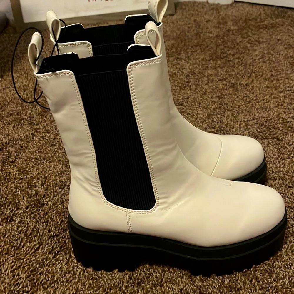 Forever 21 boots, black and white, size 8 women’s
